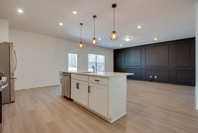 Building Photo - 1872 Holdens Hollow