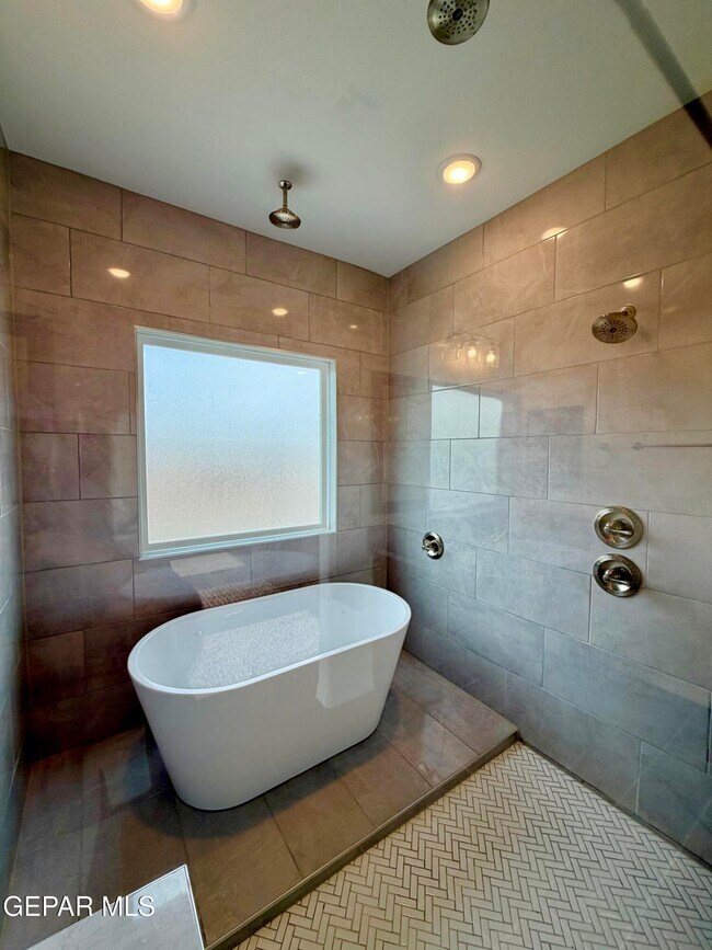 Building Photo - 122 Esther Trl