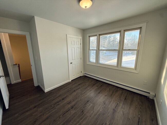 Building Photo - 245 Parliament Cir