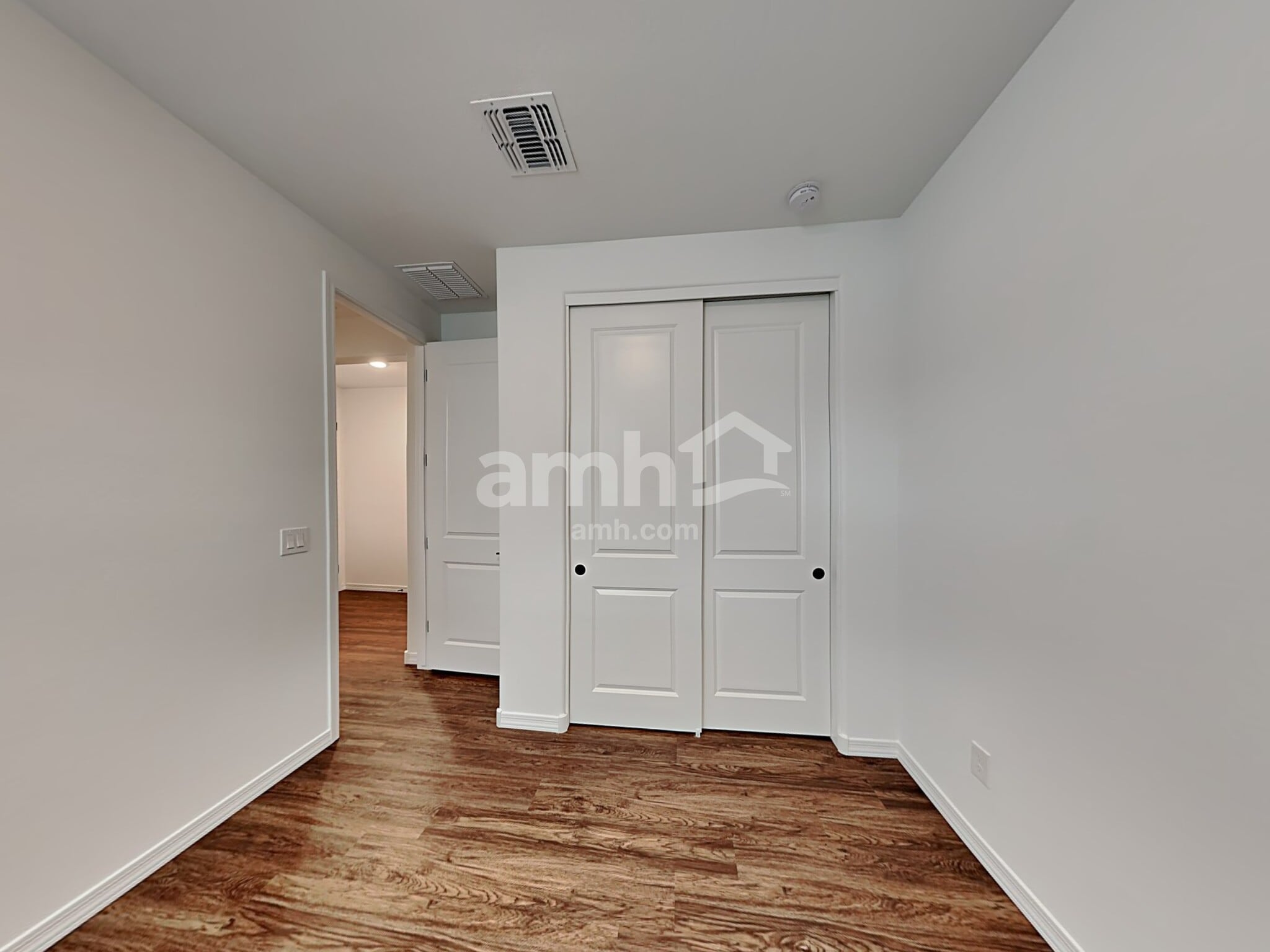 Building Photo - 895 S 150th Dr