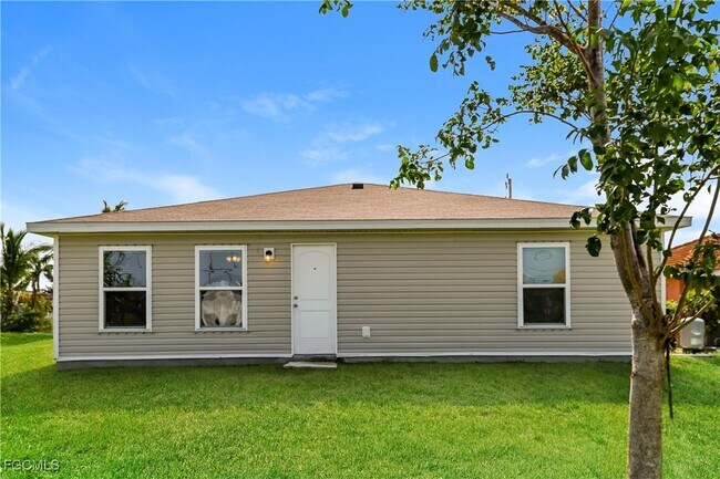 Building Photo - 1444 NW 31st Ave