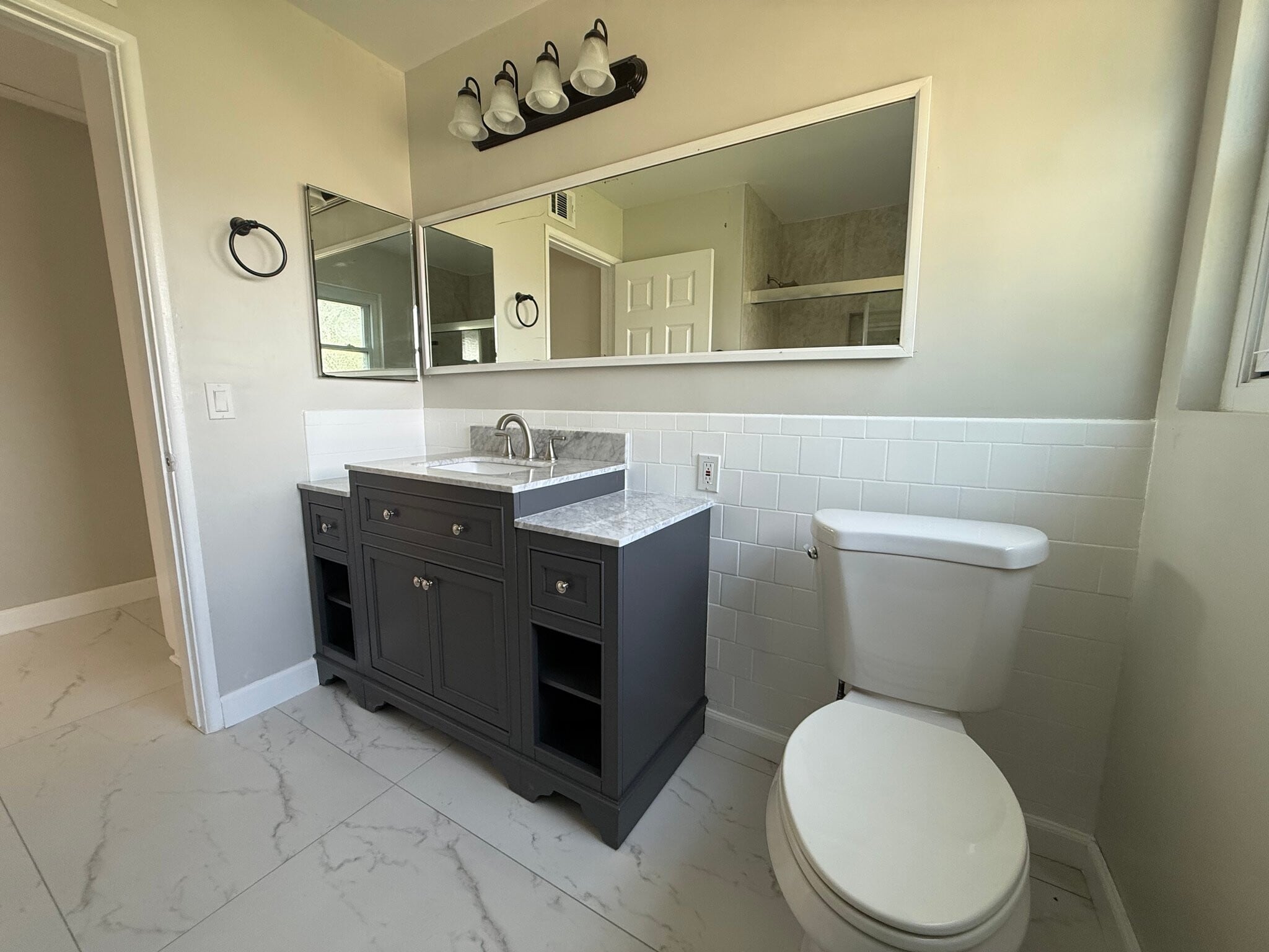 Building Photo - 11092 S Dallas Dr