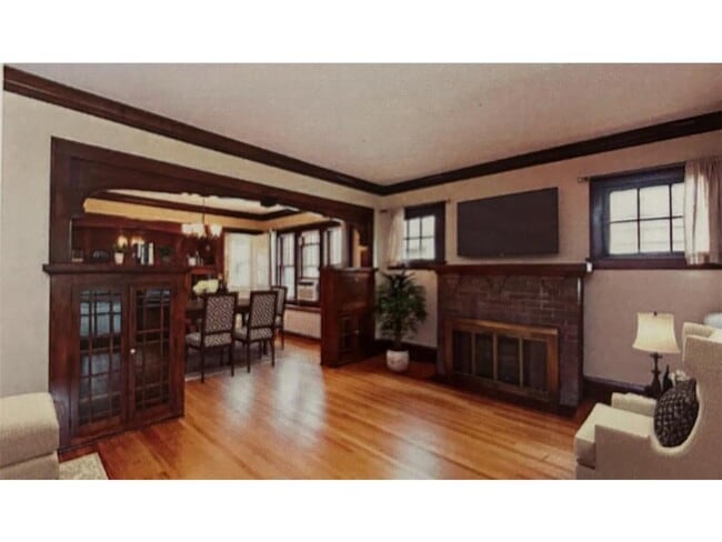 Building Photo - 989 Lincoln Ave