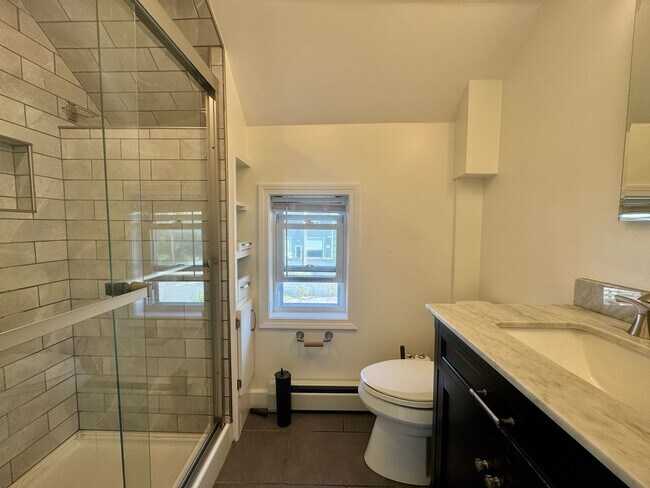 Building Photo - Spacious Portland 3BD/1.5BA Single Family ...