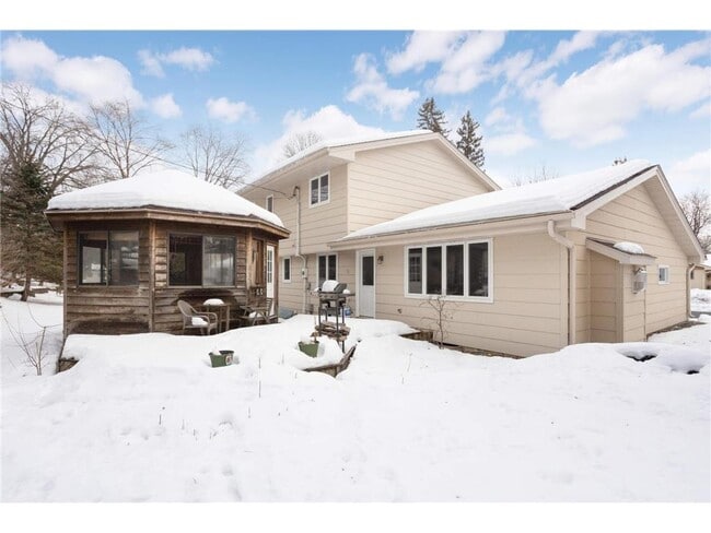 Building Photo - 8324 29th Ave N