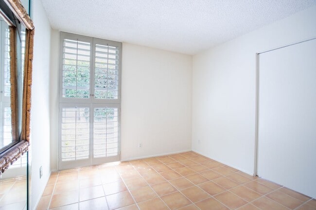 Building Photo - Mid-Century in Rancho Mirage!