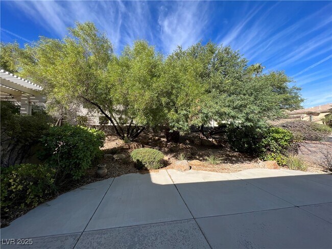 Building Photo - 5445 Progresso St