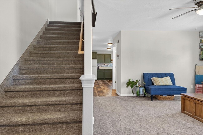 Building Photo - Single Family Home For Rent