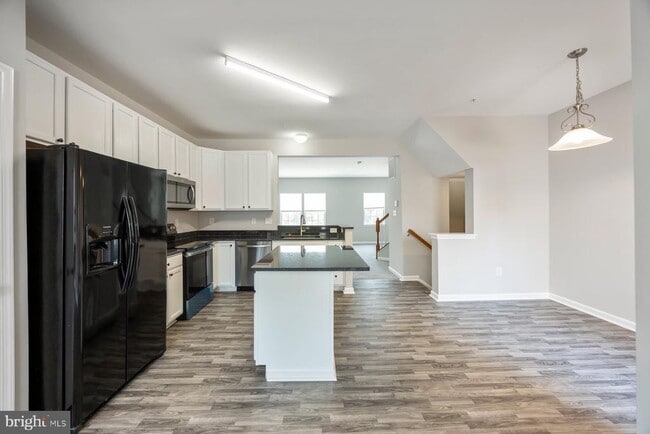 Building Photo - 947 Chase Walk