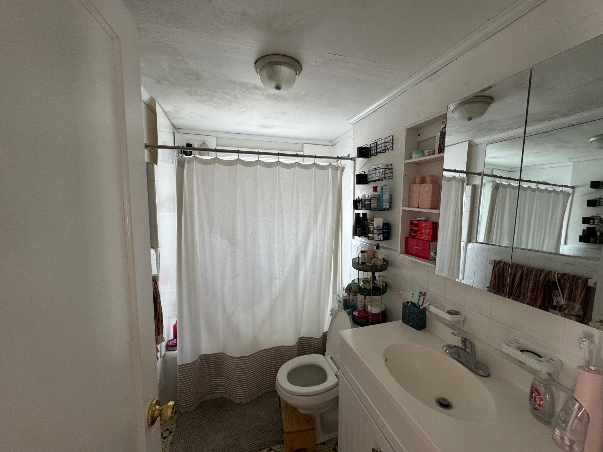 bathroom - 63 Brookline Ave
