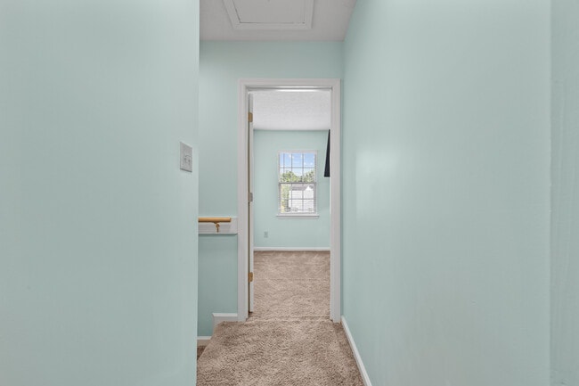 Building Photo - 1075 W Pueblo Dr