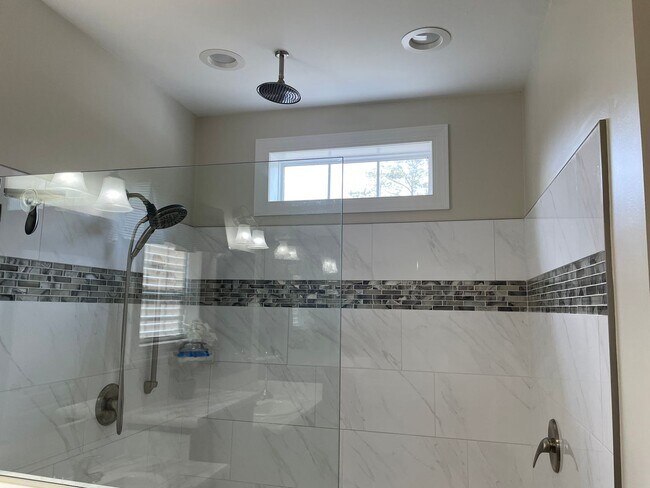 Building Photo - 6 Bedroom 4 Bathroom House in Supply NC-Unfurnished