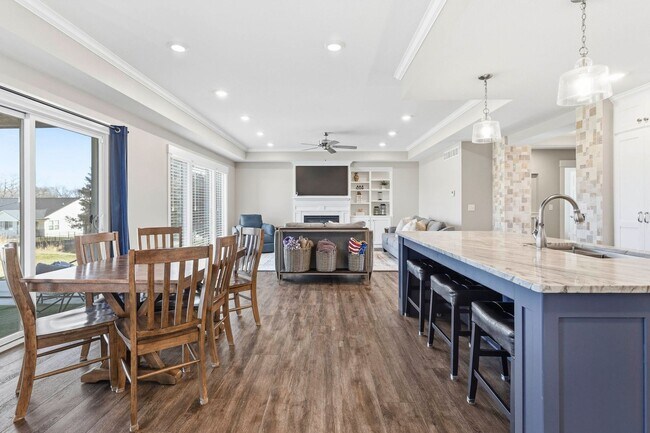 Building Photo - Stunning 6 Bed, 3 Bath Heritage Hills Home | 3-Car Garage | Walk-Out Basement