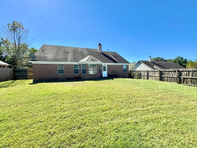 Building Photo - 55 Oak Ridge Cove