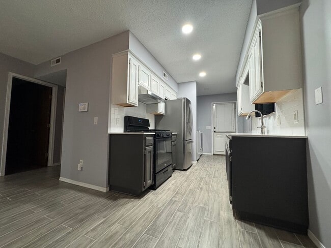 Building Photo - ***303 Southland Street***