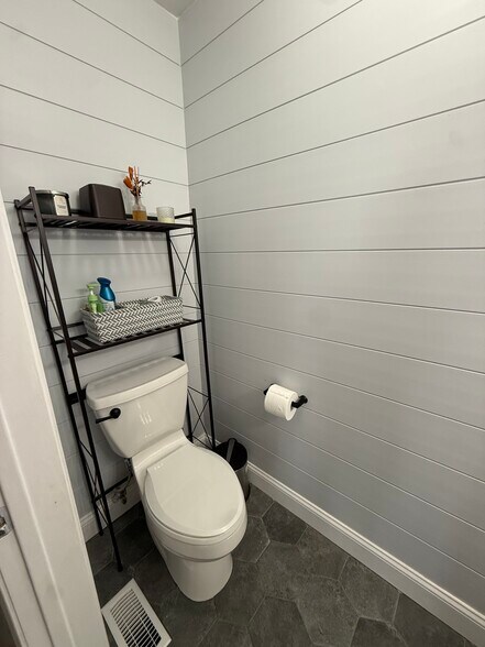 Building Photo - 334 Bowler Ct