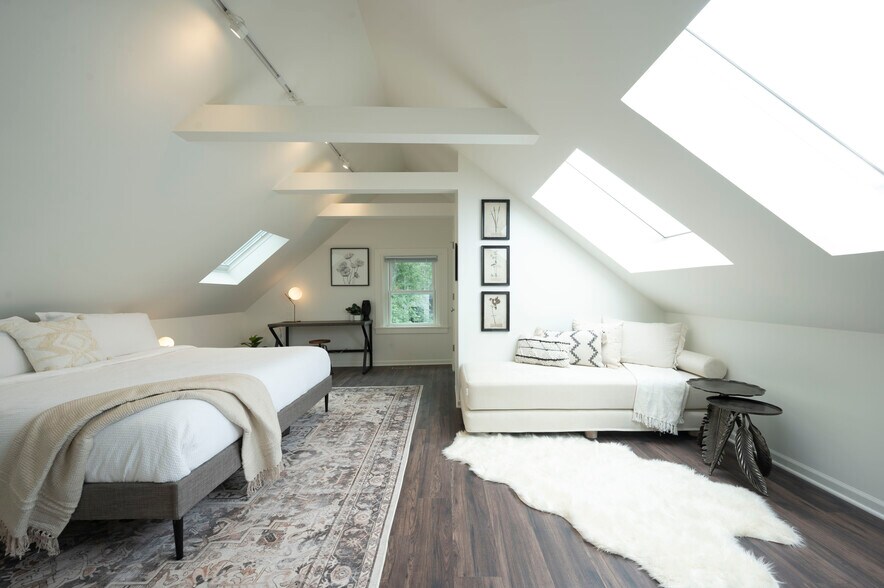 Building Photo - 1939 N Honore St