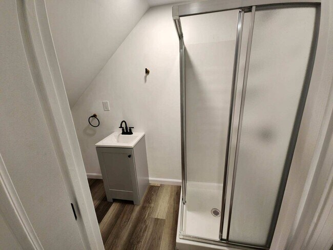 Three quarter bath upstairs - 8 Stair Fls