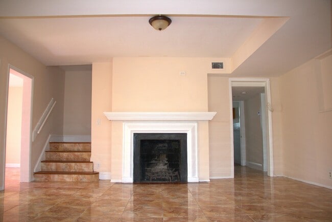 Building Photo - 5701 N Flagler Dr