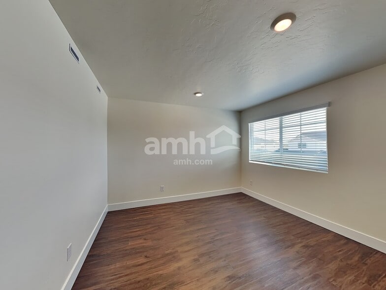 Building Photo - 1408 E Ludlow St