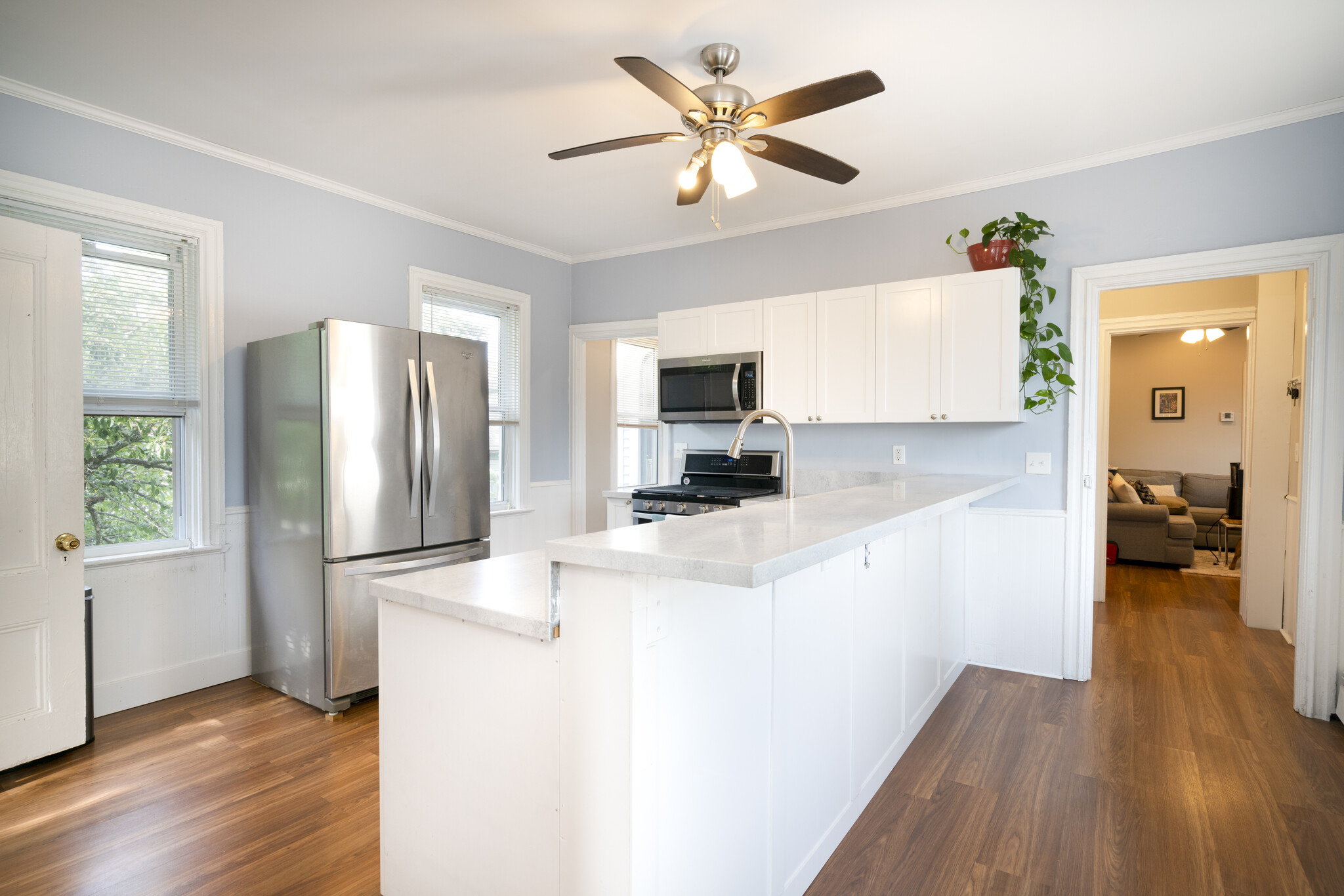 Kitchen - 590 River Ave
