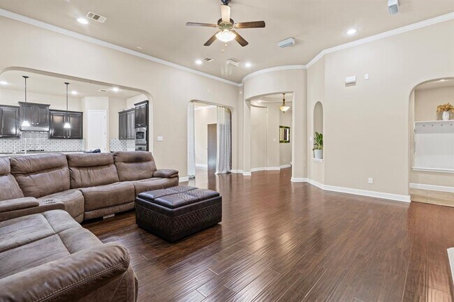 Building Photo - 3211 Herradura Dr