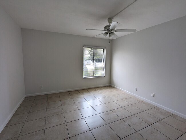 Building Photo - 711 Sunny Pine Way