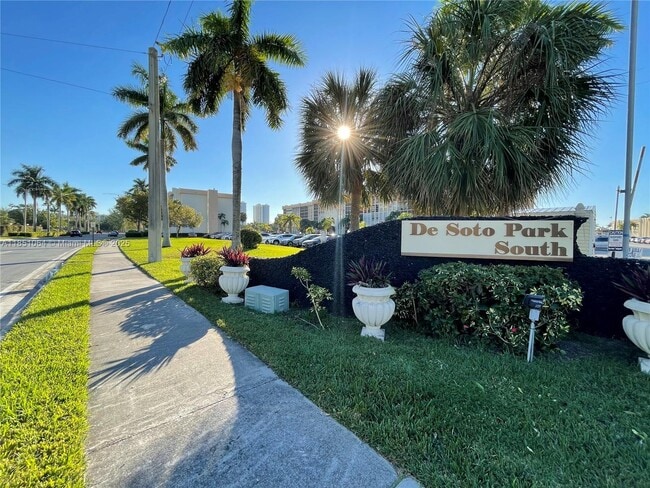 Building Photo - 701 Three Islands Boulevard