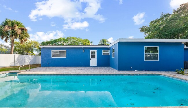 Building Photo - 420 Cinnamon Dr