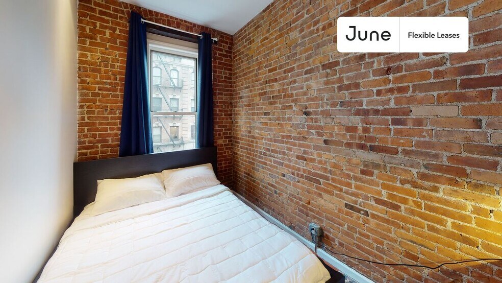 Building Photo - 351 W 46th St