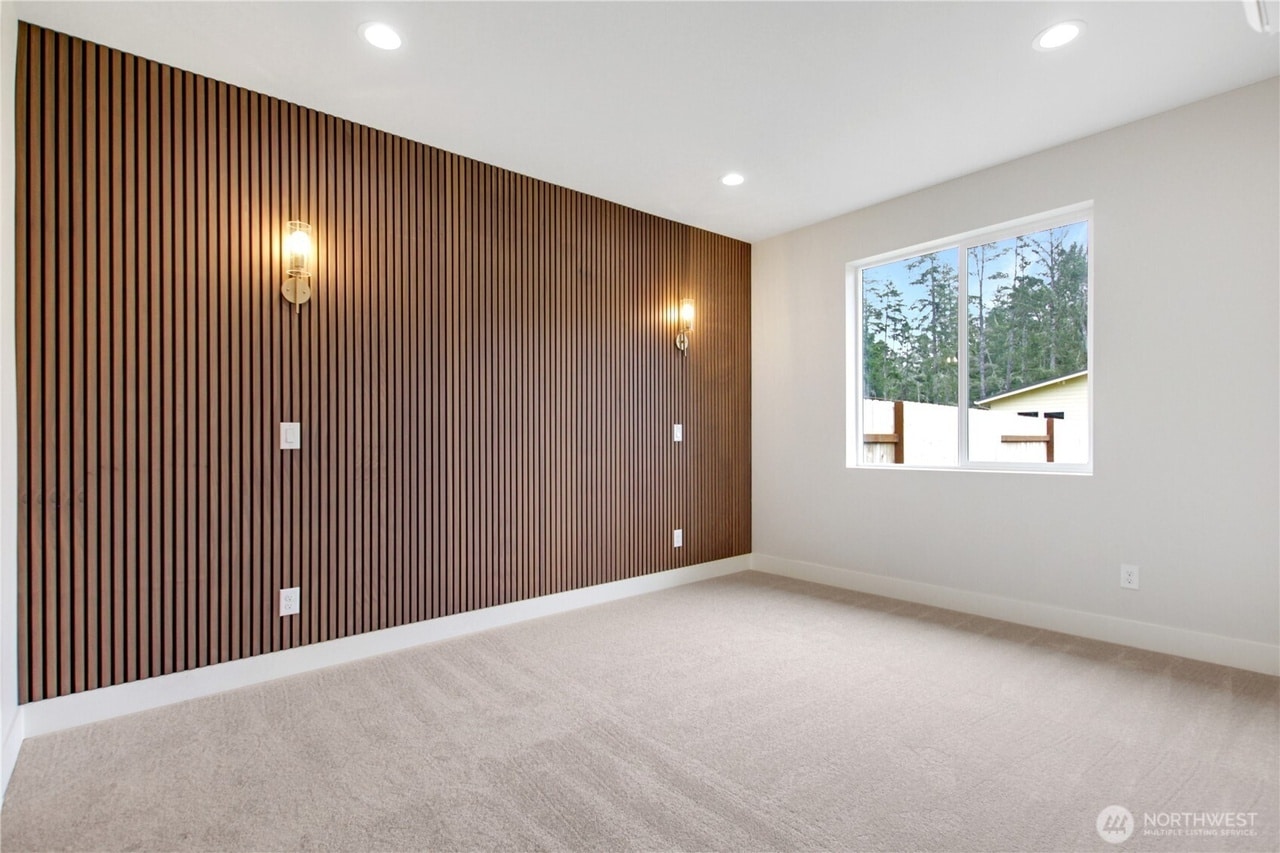 Building Photo - 27906 U St