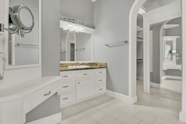 Building Photo - 13714 Gainesway Dr