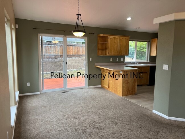 Building Photo - 2733 Montelius St