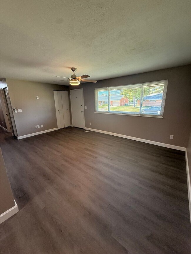 Building Photo - 4320 Harbison St