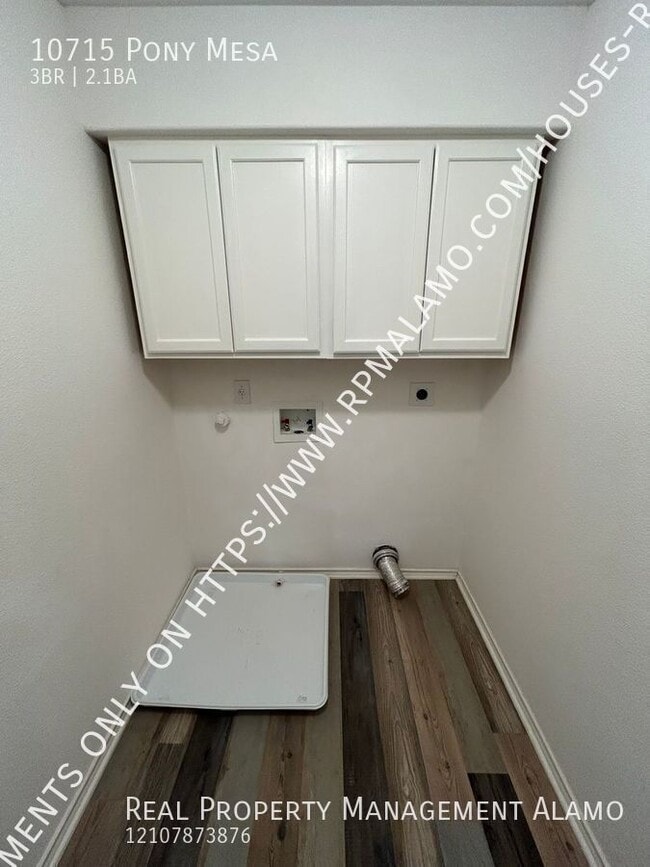 Building Photo - 10715 Pony Mesa