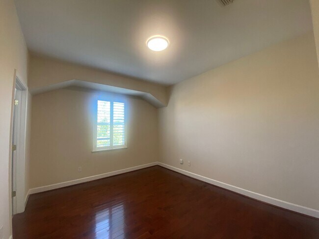 Building Photo - AVAILABLE BY 1/1/26 - ELEGANT AND SPACIOUS 4 BED, 4 BATH 2 STORY HOME WITH VIEWS OF EL DORADO HILLS