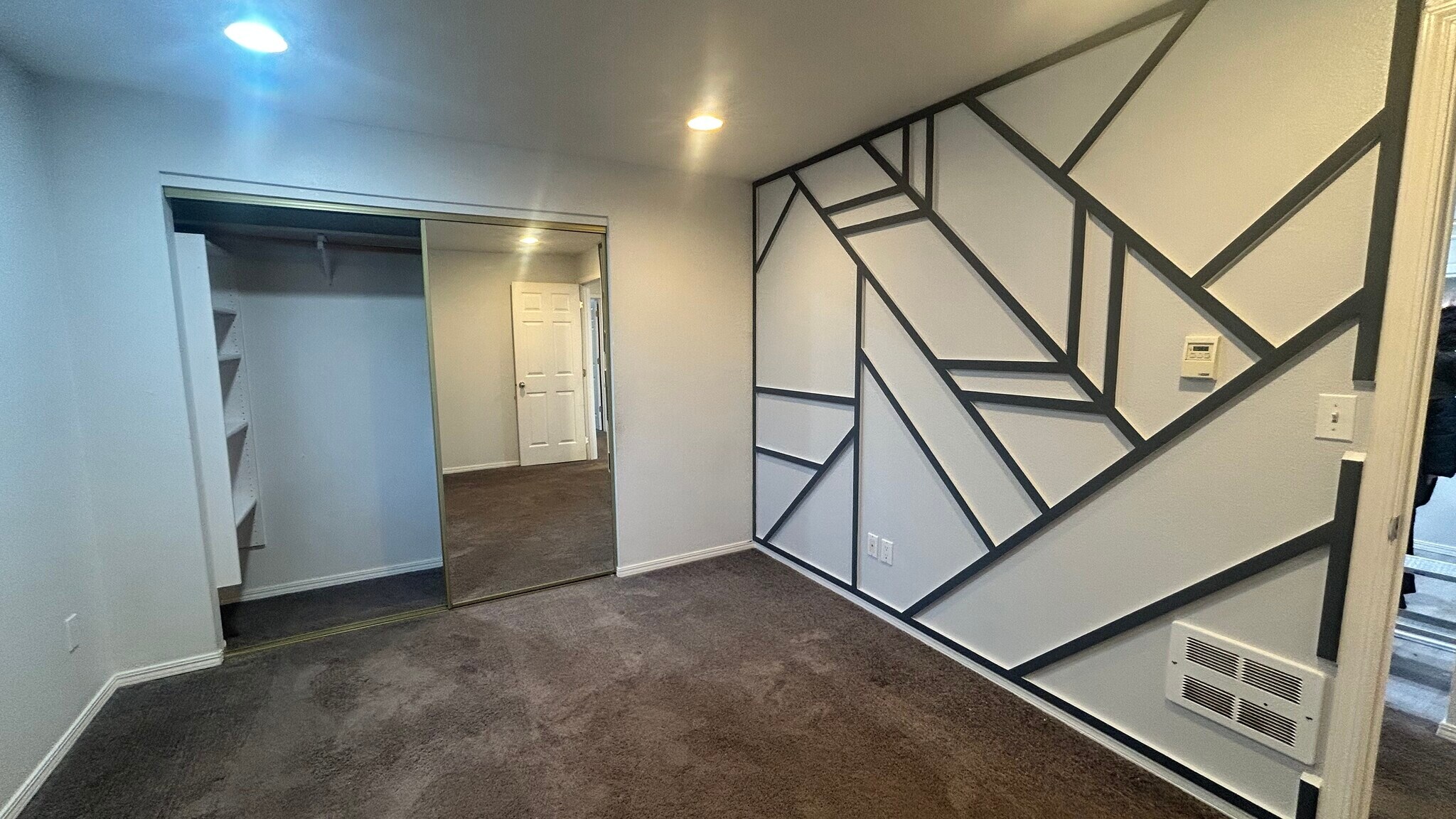 Building Photo - 28430 16th Ave S