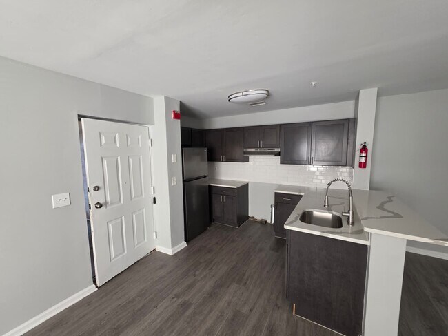 Building Photo - 343 N Tatnall St