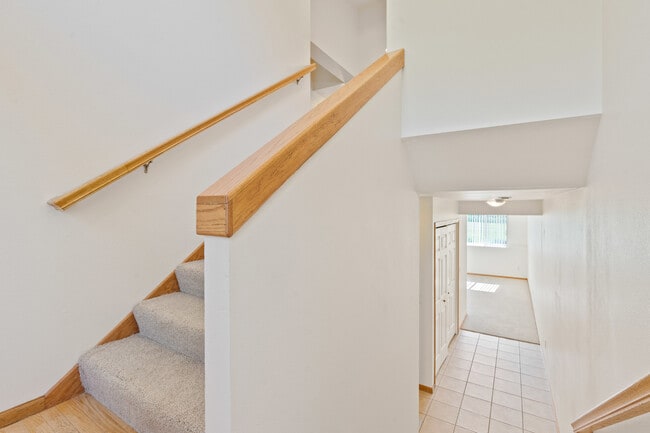 Building Photo - 21 Redtail Bend