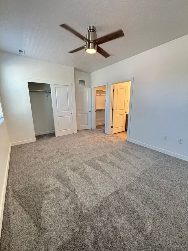 Building Photo - 591 E 3880 S