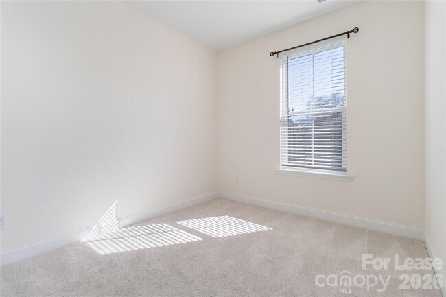 Building Photo - 4202 Alexander Vw Dr