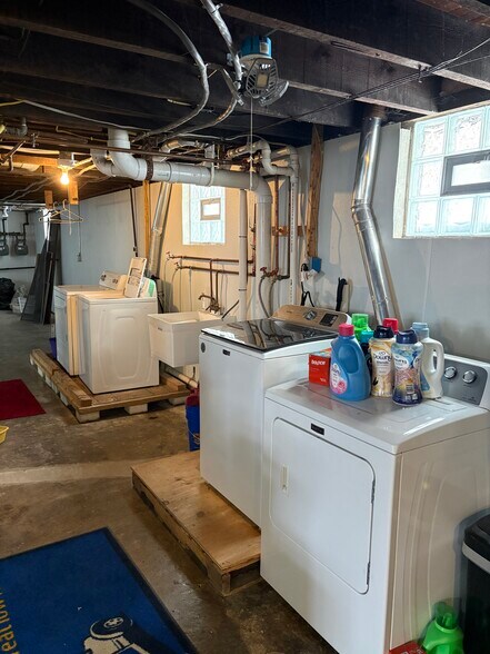 Building Photo - 35 Choate Ave