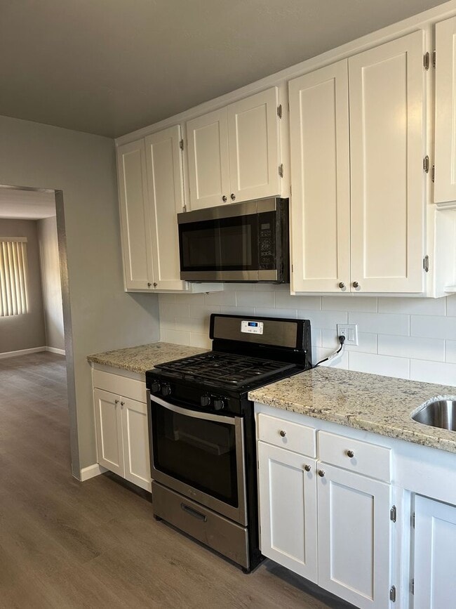 Building Photo - 4225 Kansas St