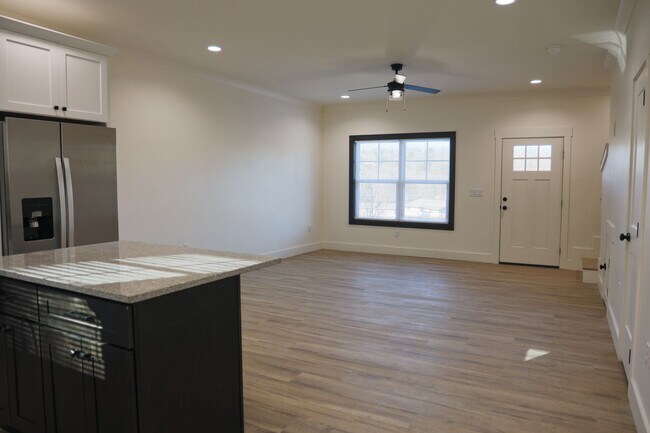 Building Photo - BRAND NEW 2BD 2.5B TOWNHOME