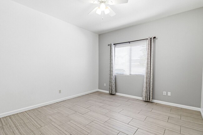 Building Photo - 8111 Desert Cloud Ave