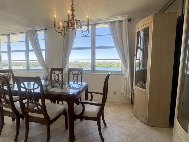 Building Photo - 2121 N Ocean Blvd