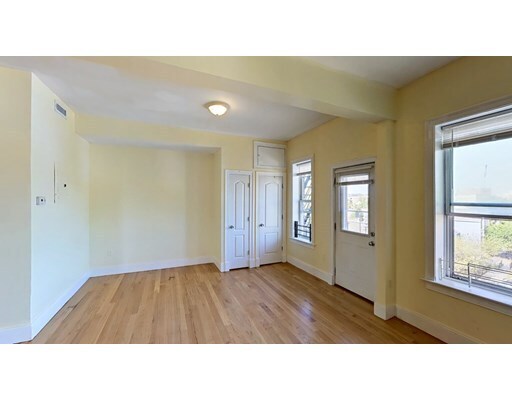 Building Photo - 306 Dudley St
