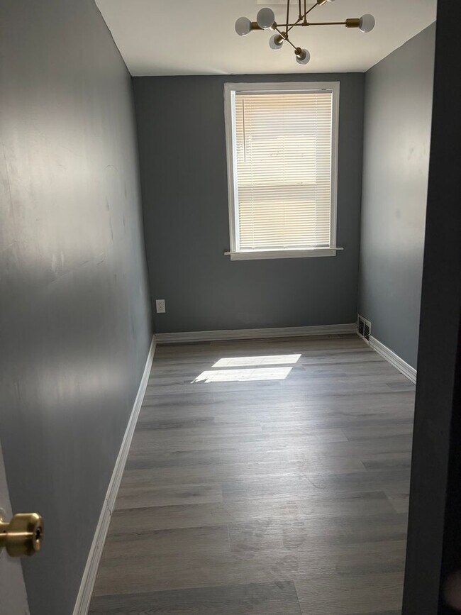 Building Photo - 306 Tribet Pl