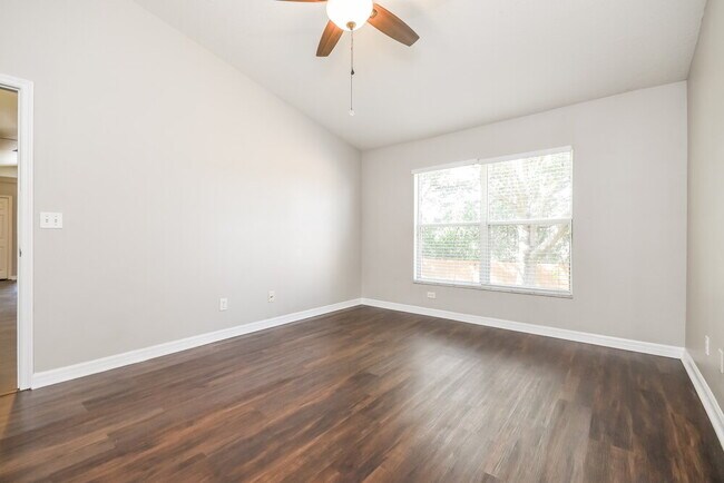 Building Photo - 15443 Margaux Dr