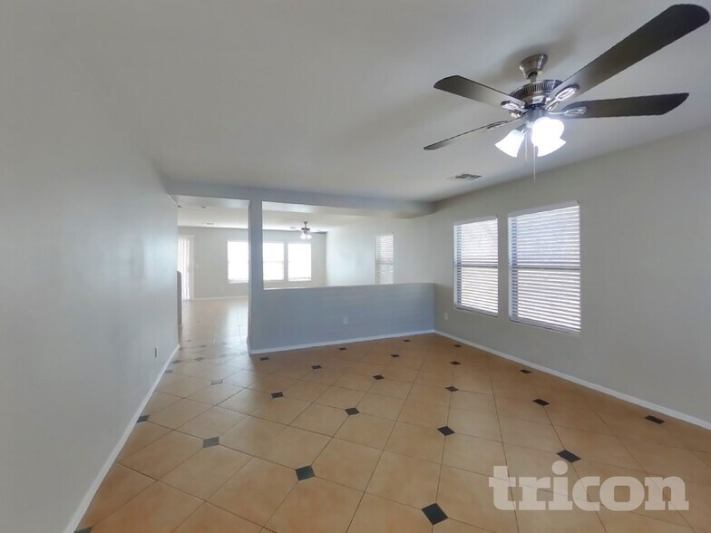 Building Photo - 6327 W Fawn Dr